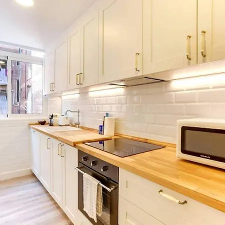 Apartment Bright 2bdr In Trendy Gracia Barcelona
